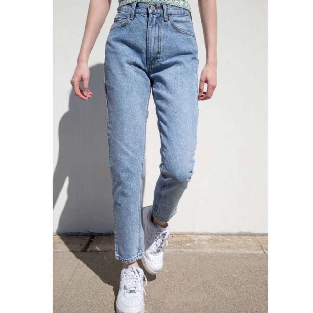 SOLD Brandy Melville Jane Light wash jeans